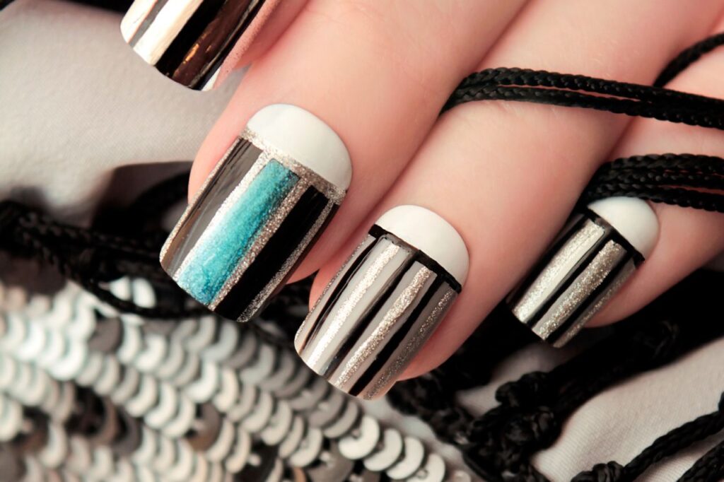 Classic Stripes nails