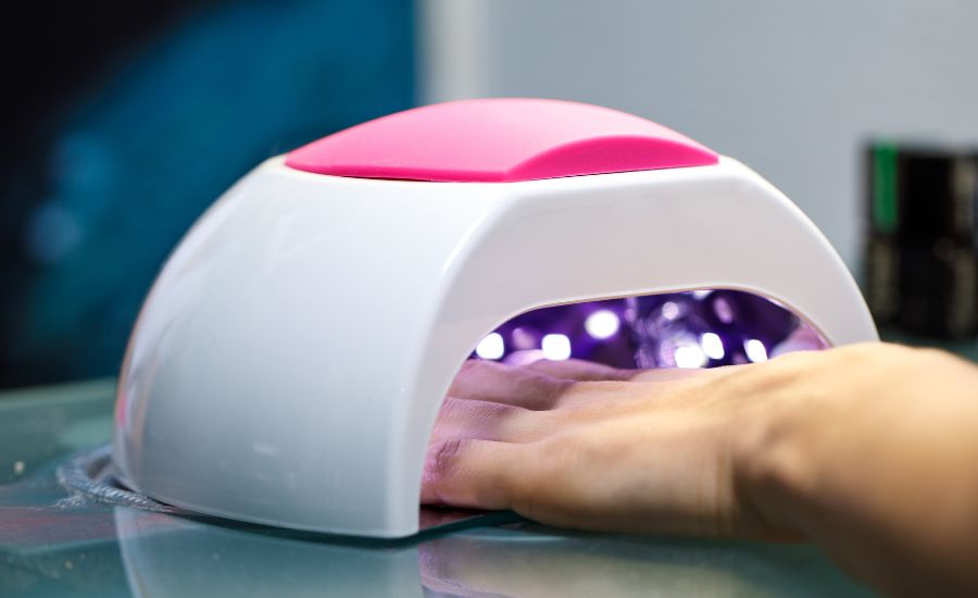 can you dry regular nail polish with a led light